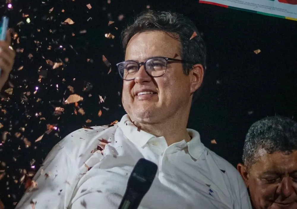 Dr. Dinan reúne multidão em primeiro comício da campanha