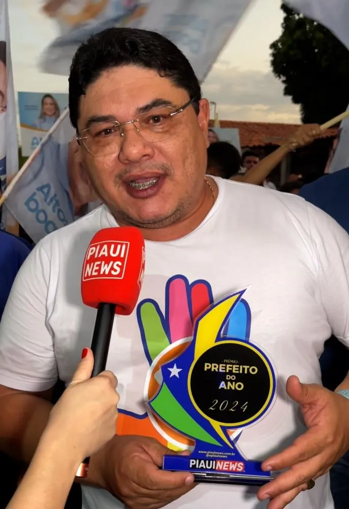 Maxwell da Mariínha é reconhecido como “Prefeito do Ano 2024”