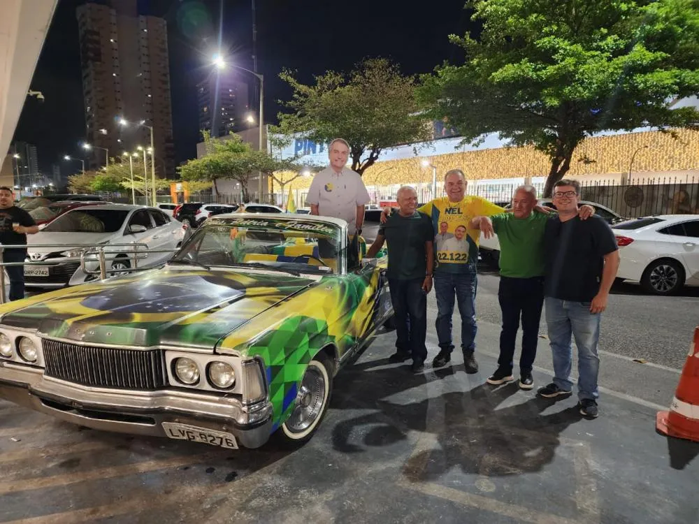 “Mito Móvel” e Nel Lopes, “o vereador do Bolsonaro”, fazem sucesso antes das eleições em Teresina