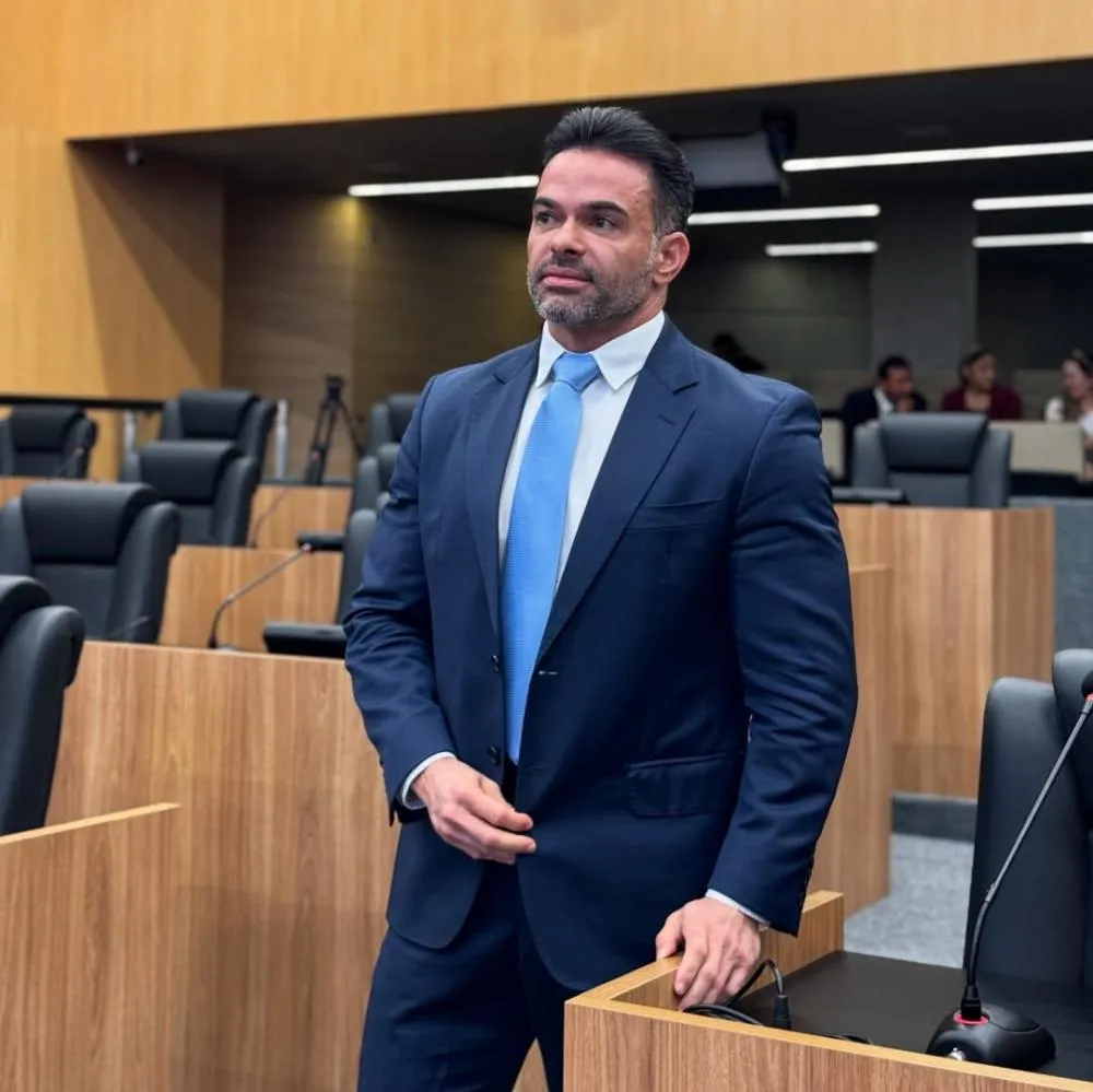 B. Sá trava análise de empréstimos bilionários do Governo na CCJ