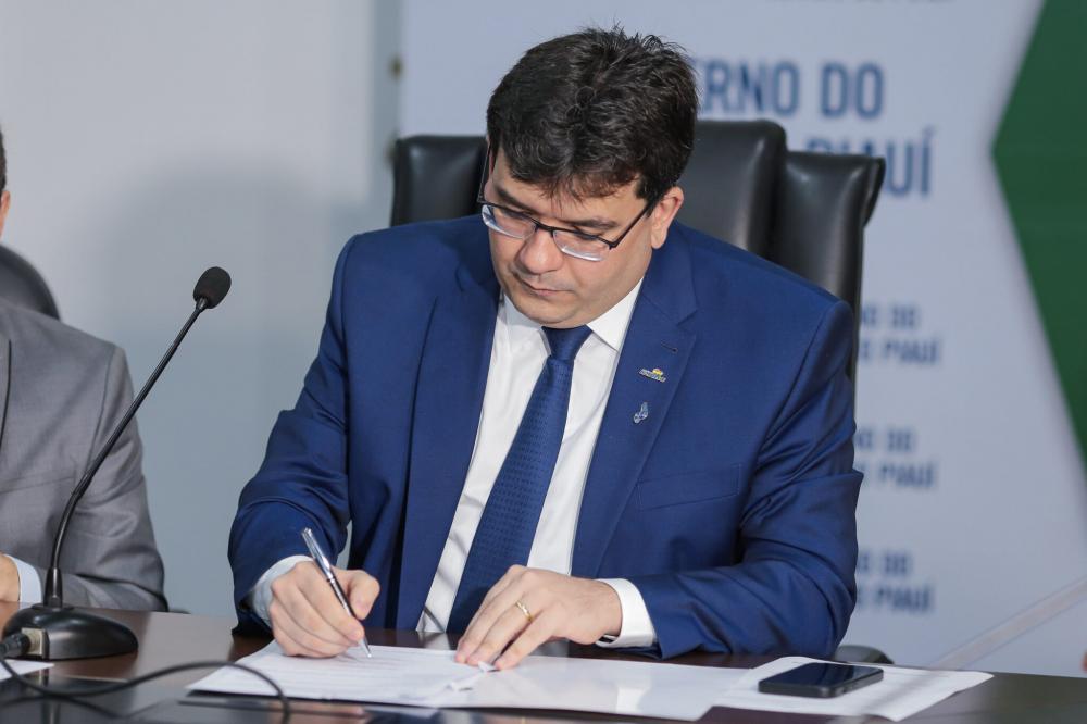 ​Rafael Fonteles implanta UPAs nos municípios de Bom Jesus e Picos