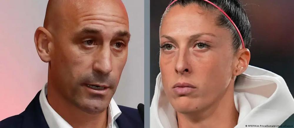 MP espanhol denuncia dirigente de futebol por beijo forçado