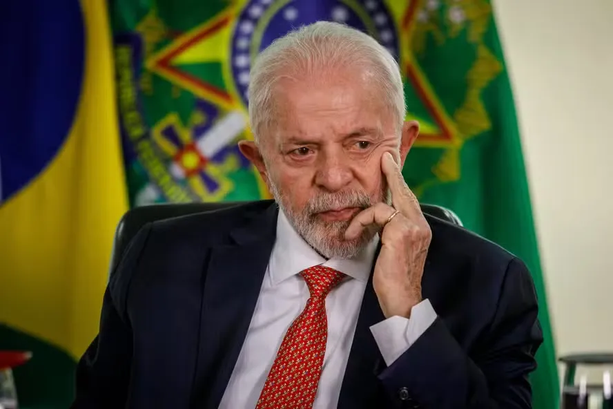 Desilusão cresce e Lula perde força entre jovens e nordestinos